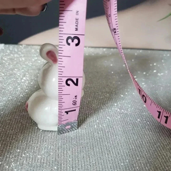 Bunny Salt and Pepper Shakers - Picture 5 of 7